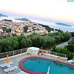 Blue Horizon Aparthotel 3*
